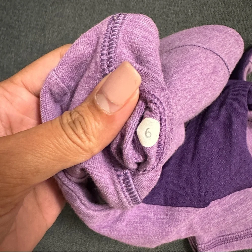 Lululemon Athletica Purple Color Deep V Neck Racerback Sportsbra Non Padded sz 6